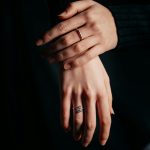 photo-1611146942956-d6be598e13cd